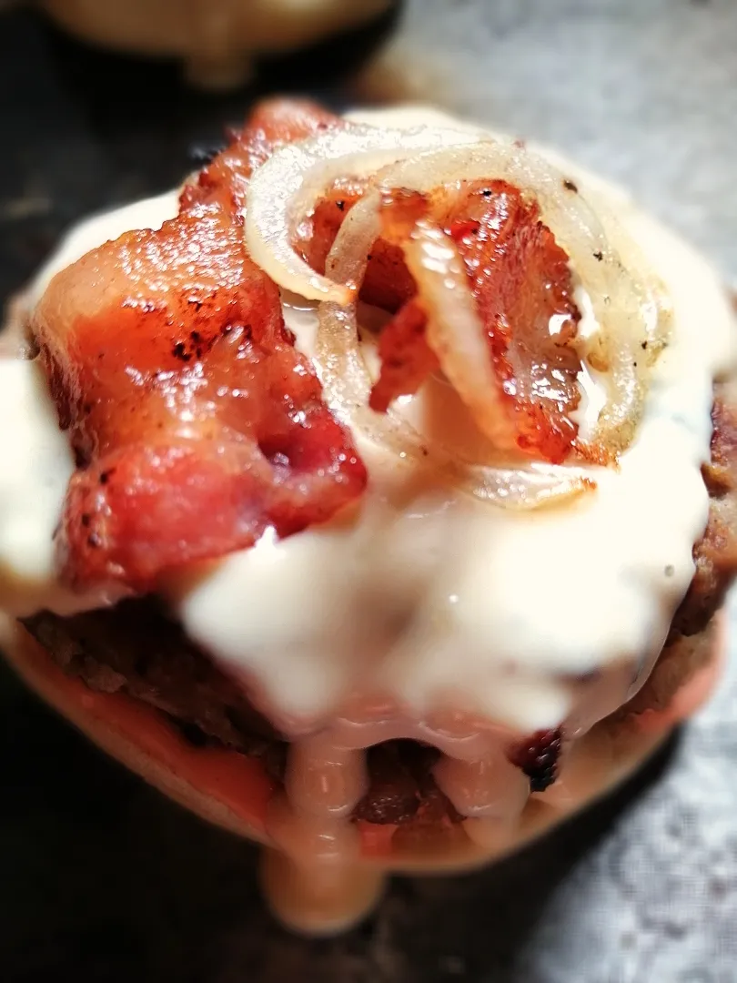 Double patty with bacon and cheese burger|Tribal Rockさん