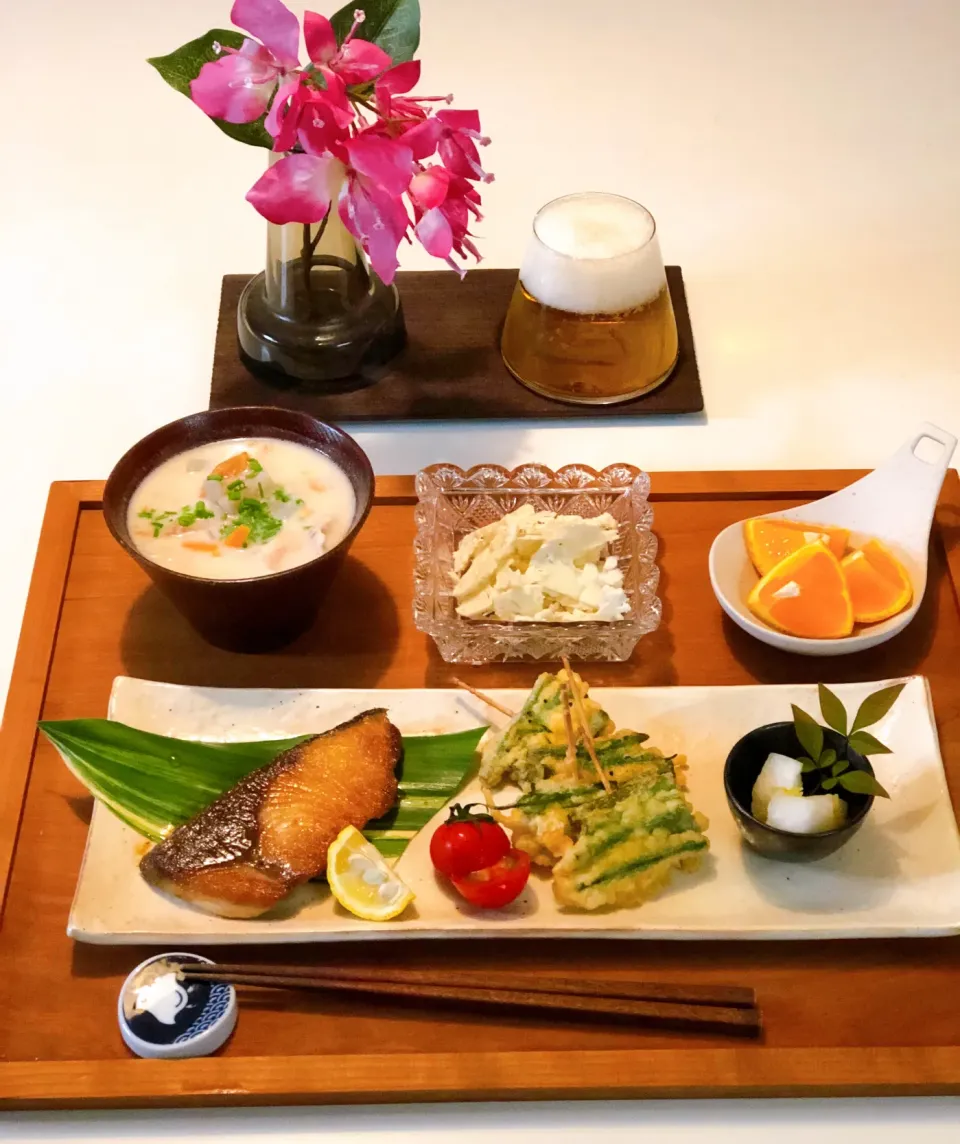 ぶりの照り焼き　粕汁　いんげんの天ぷら　カリフラワーサラダ🍺😊|あっこさん