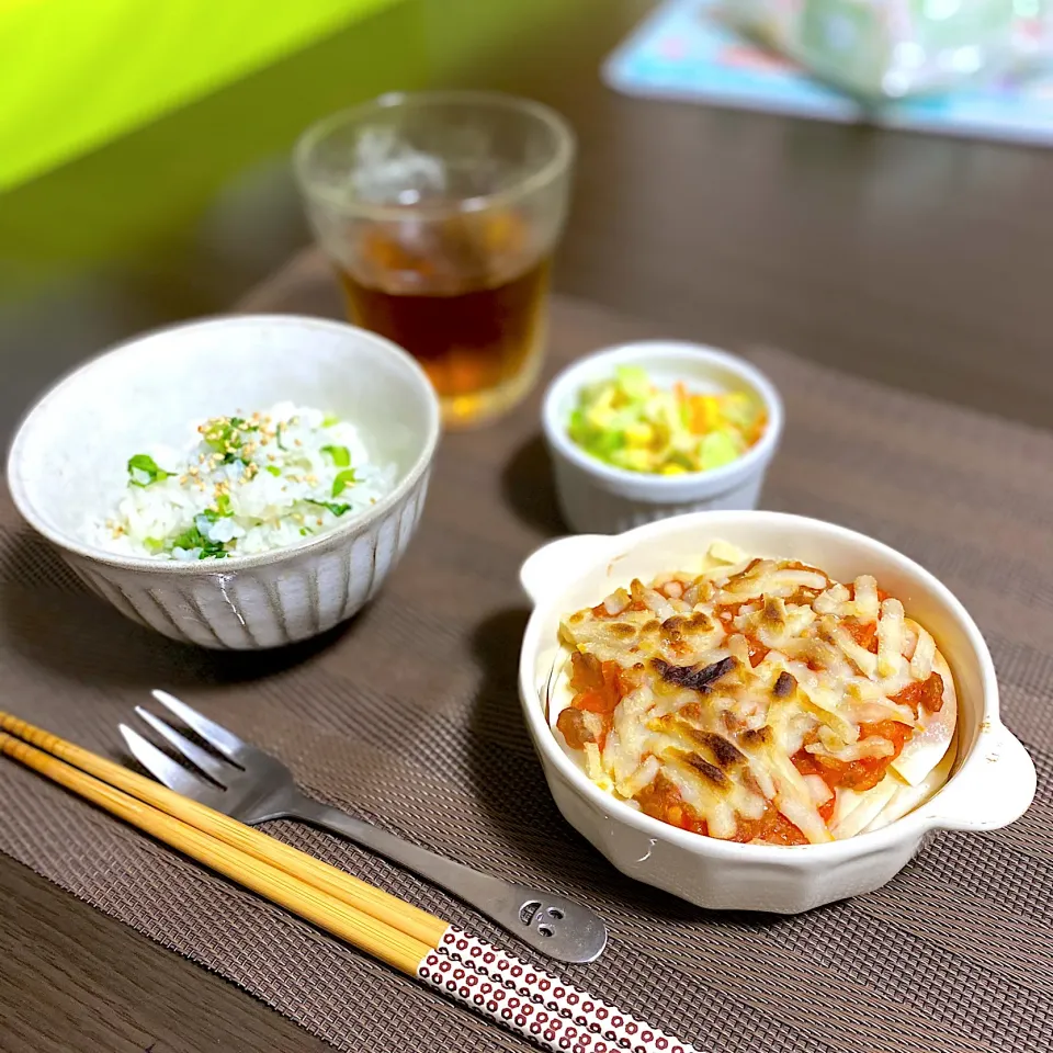 餃子皮でラザニア風　コールスローサラダ　かぶの葉ご飯|ちぐあささん