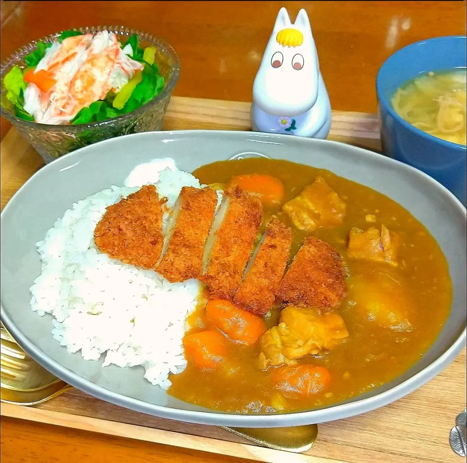 チキンカツ乗っけポークカレー🍛|とししいたけさん