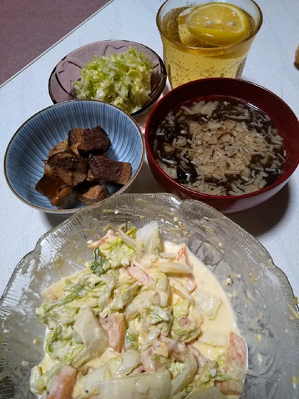 今日の晩御飯
※白菜と柿のおからとマヨネーズ和え
※かつおのたたきの角煮
※もずくとえのきのスープ
※ホエー漬けキャベツ
※ハイボール|れあMIXさん