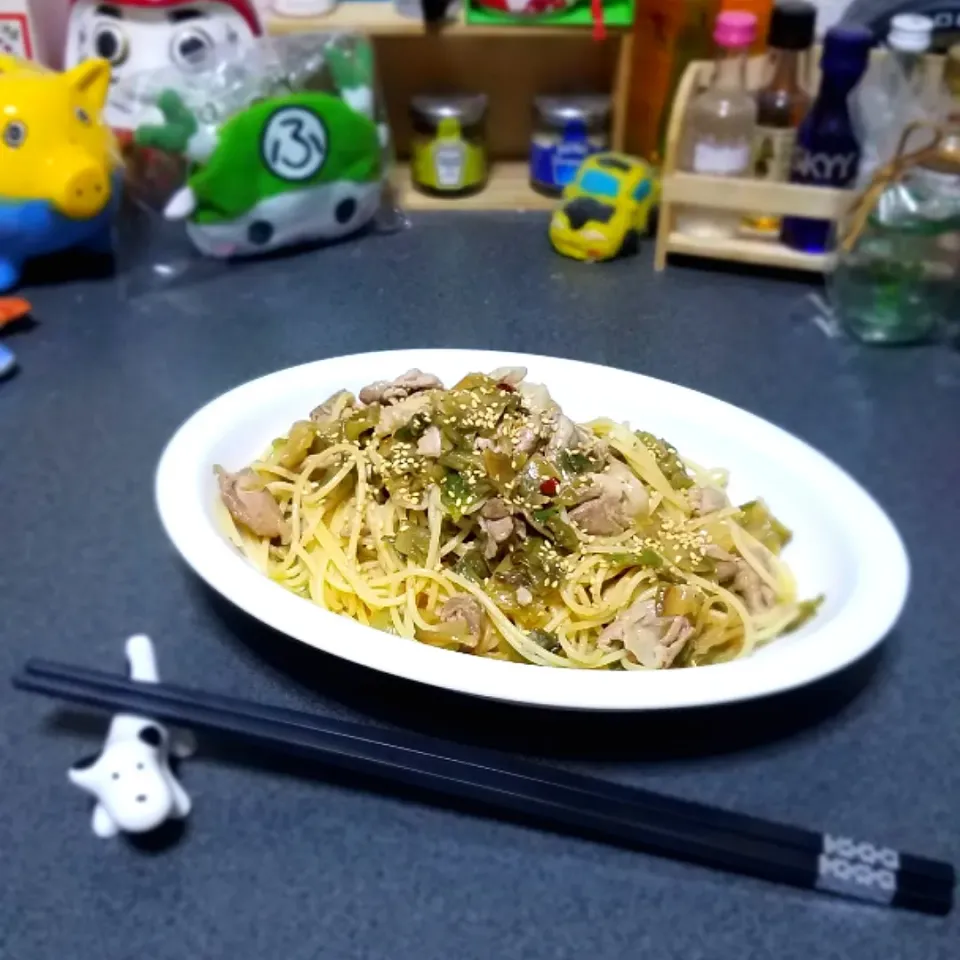 Snapdishの料理写真:ザーサイと豚肉の中華パスタ🇨🇳|masaki .fさん