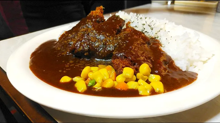 🍛カツカレーでございます🥳🎶|ayaさん