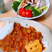 Snapdishの料理写真:ガパオ風カレー&豚しゃぶサラダ|ちゃんみちゃんさん