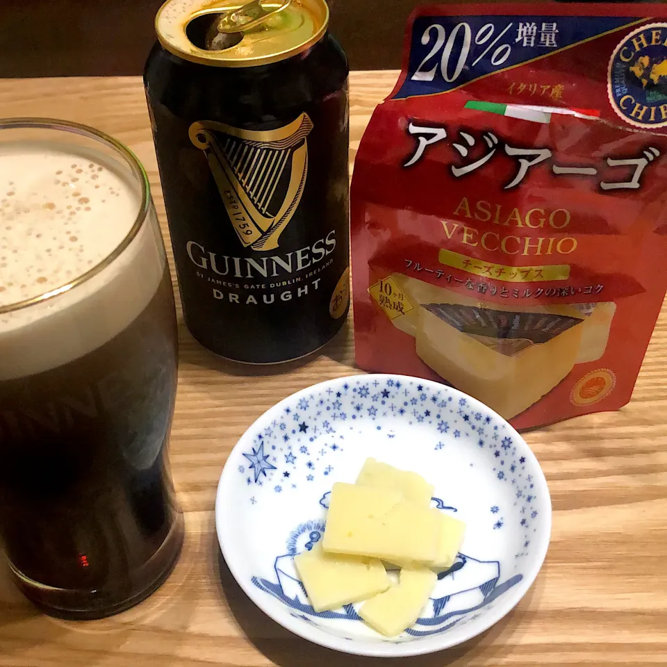 アジアーゴ🧀とギネス🍺|Jean Nobyさん