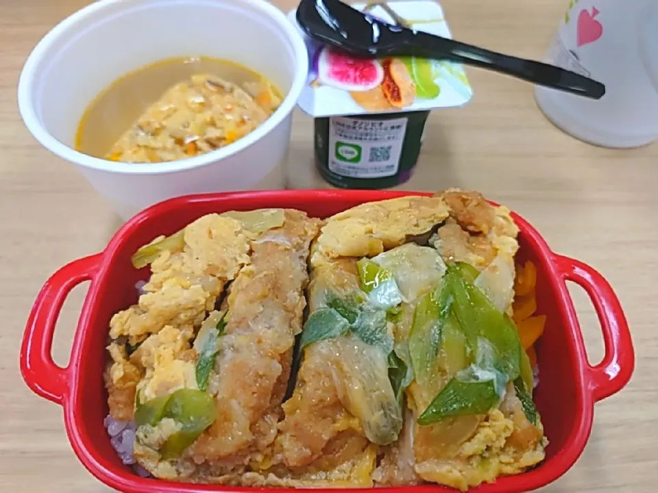 ★今日のお弁当★
🐔チキンカツどーーん
🍱スーラータンスープ　ビオヨーグルト|☆Chieco☆さん