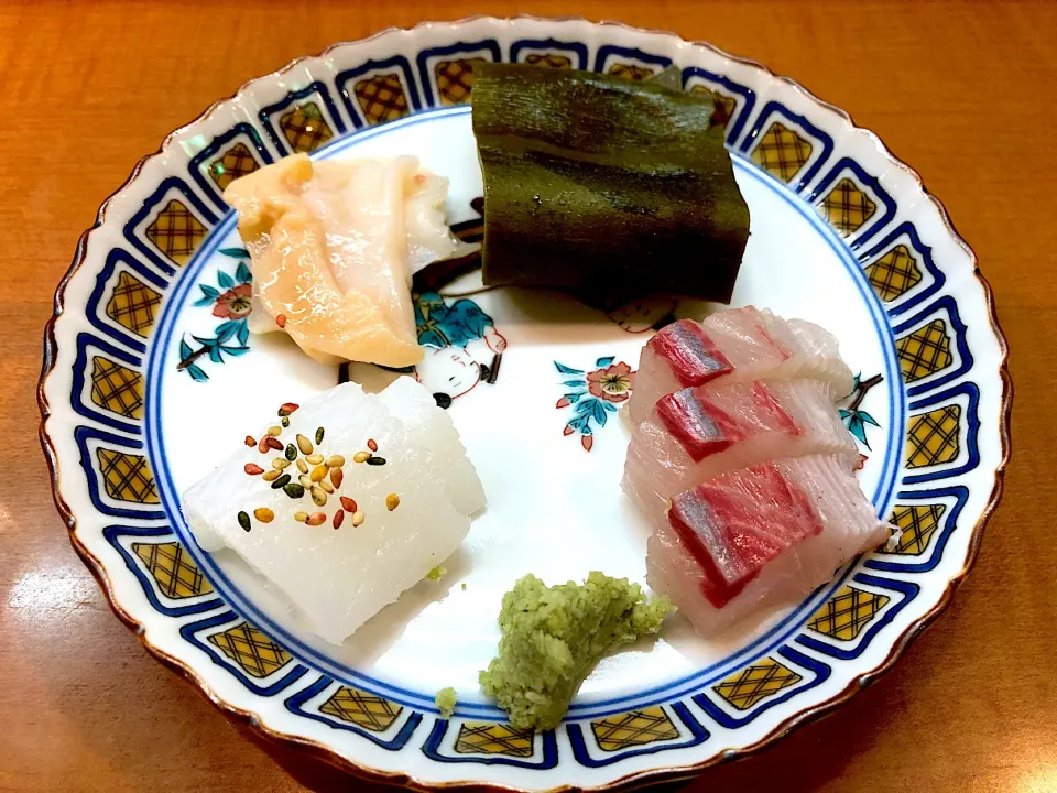 Snapdishの料理写真:刺身盛り合わせ|しのぶさん