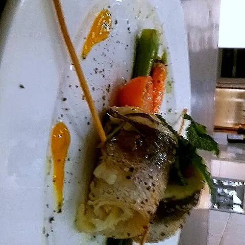 rolled hake presented with roast vegetables and a HOLLADISE sauce|Chef Keziusさん