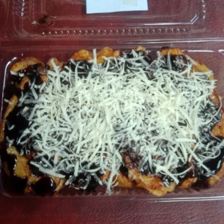 pisang saos coklat tabur keju|yeni seftikaさん