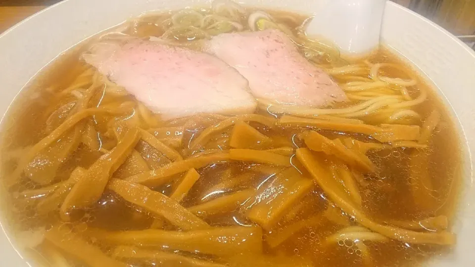 【1956年創業】
中華そば 共楽
竹の子そば（950円）
＋麺大盛（50g、50円）
＠銀座、銀座一丁目 、東銀座
（JR有楽町駅から徒歩5分）
20245|大脇さん