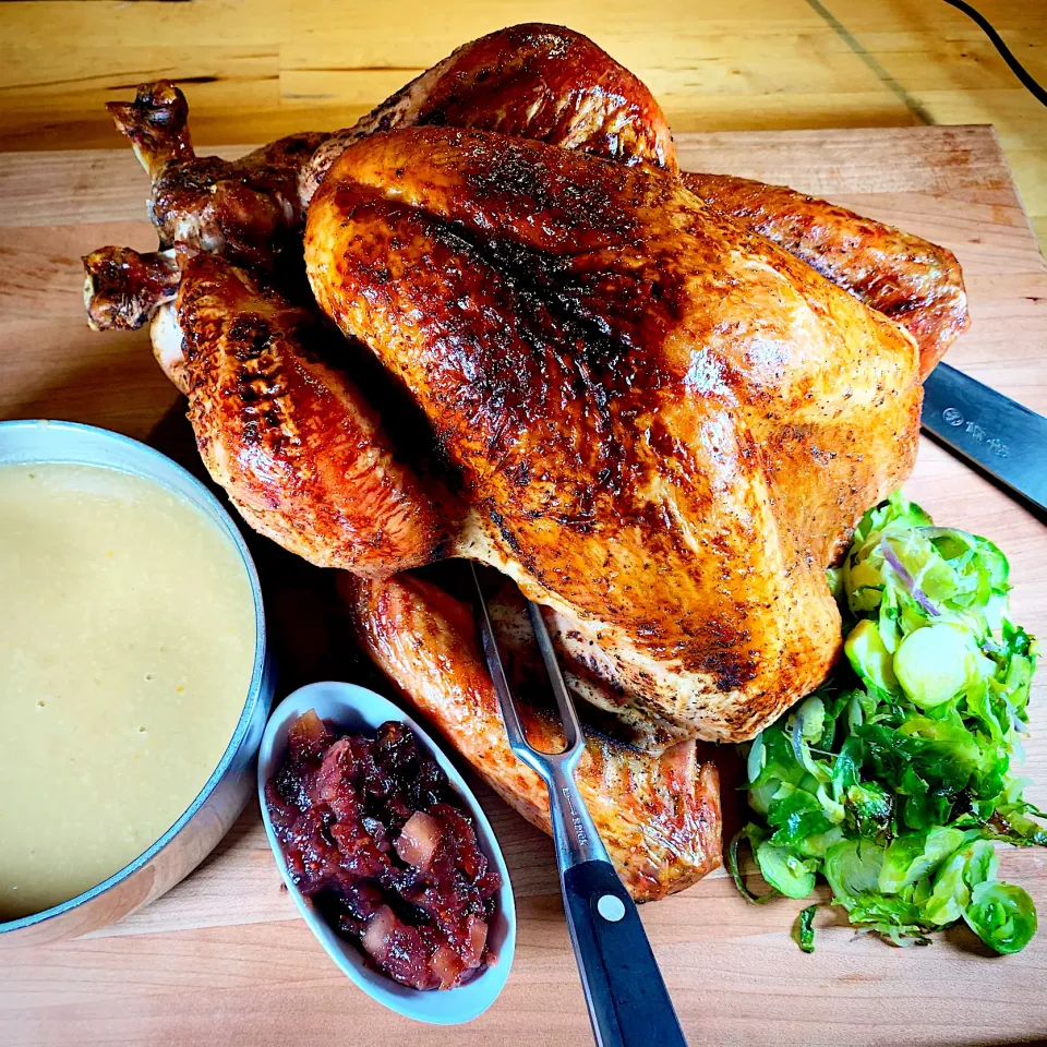 Whole Roasted Turkey with Gravy & Cranberry Chutney (ターキーの丸焼き、グレービーソースとクランベリーチャツネと共に)|Masa, The Cooking Husbandさん