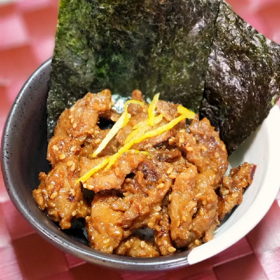 Snapdishの料理写真:takaokamoneykitさんの料理 「大豆のお肉」味噌焼き丼
|tdlemonさん