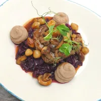 braised beef steak, chestnut and parsnip mash. braised cabbage|davidpさん