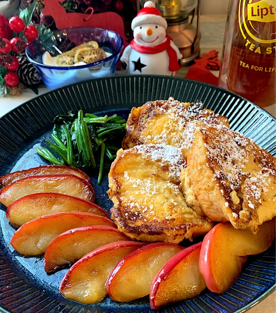 フレンチトーストのあるモーニング🍎|みっこちゃんさん