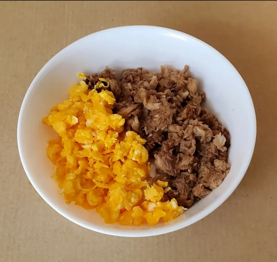 ぶりそぼろと卵そぼろの丼|ナナさん