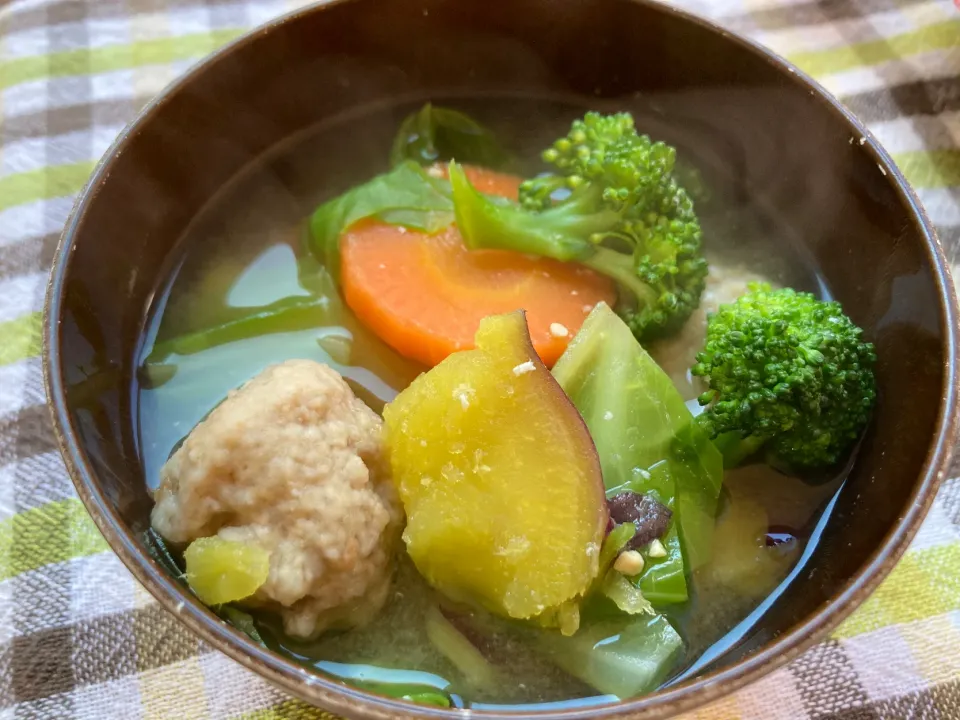 ＊肉団子と緑黄色野菜の元気色お味噌汁＊|＊抹茶＊さん