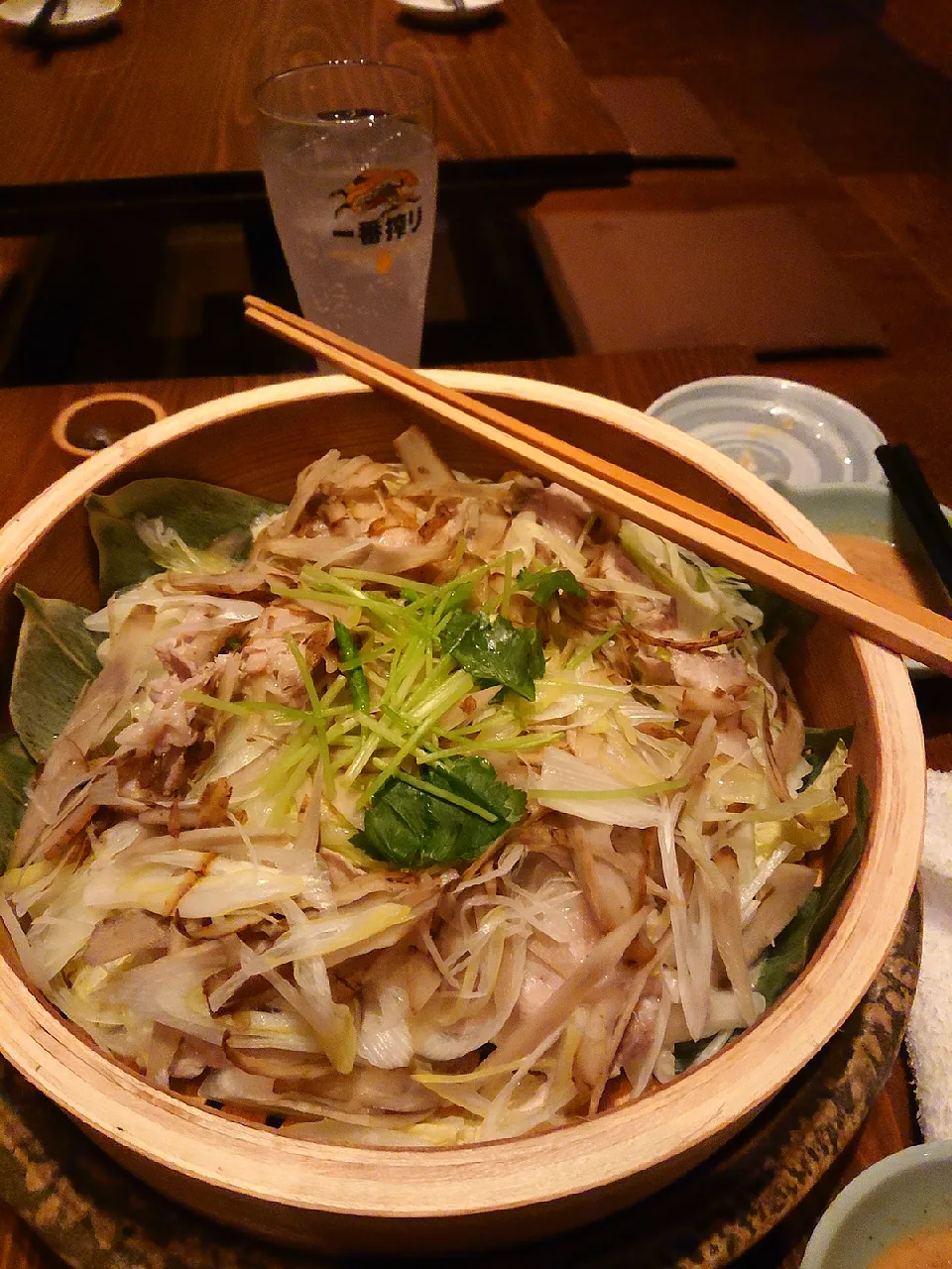 ～おそとでディナー～
豚肉と季節野菜のせいろ蒸し😋|みぽりん♪さん