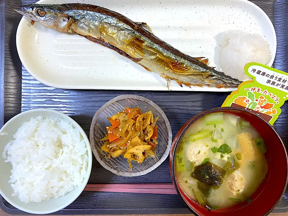 和食定食(味噌汁は鍋の残り物で作りました(鶏つみれ入り))|とっしぃさん