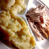 Snapdishの料理写真:Cauliflower, Mashed Potatos, and Pork Loin|Hannah Muscaraさん