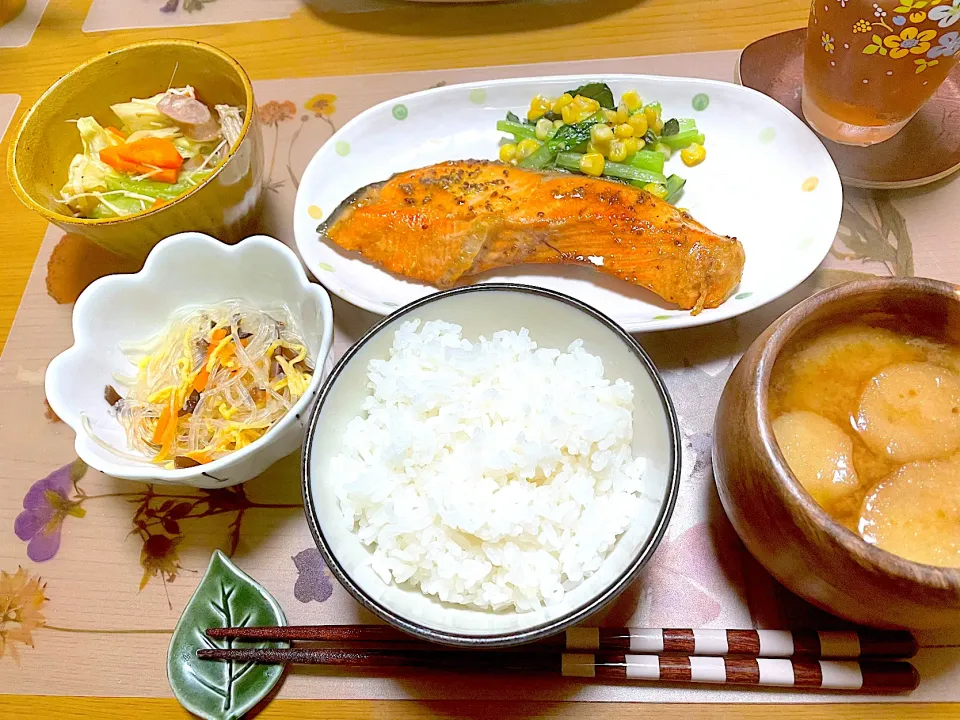 さけの粒マスタード焼き、ウインナーと野菜のコンソメ煮、春雨サラダ|江口笑湖さん