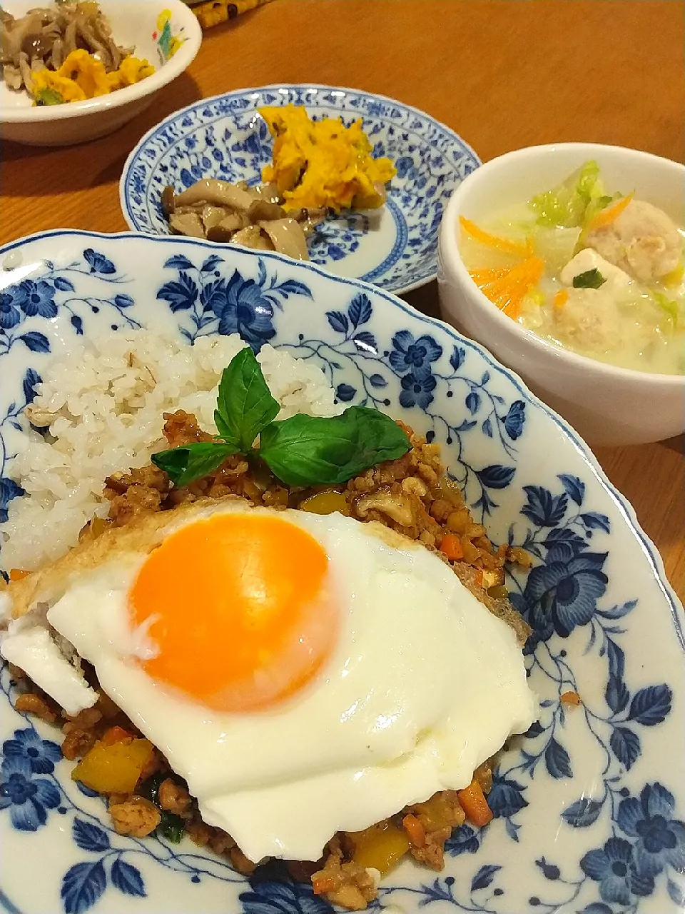 大豆のお肉でガパオライス|まきごろうさん