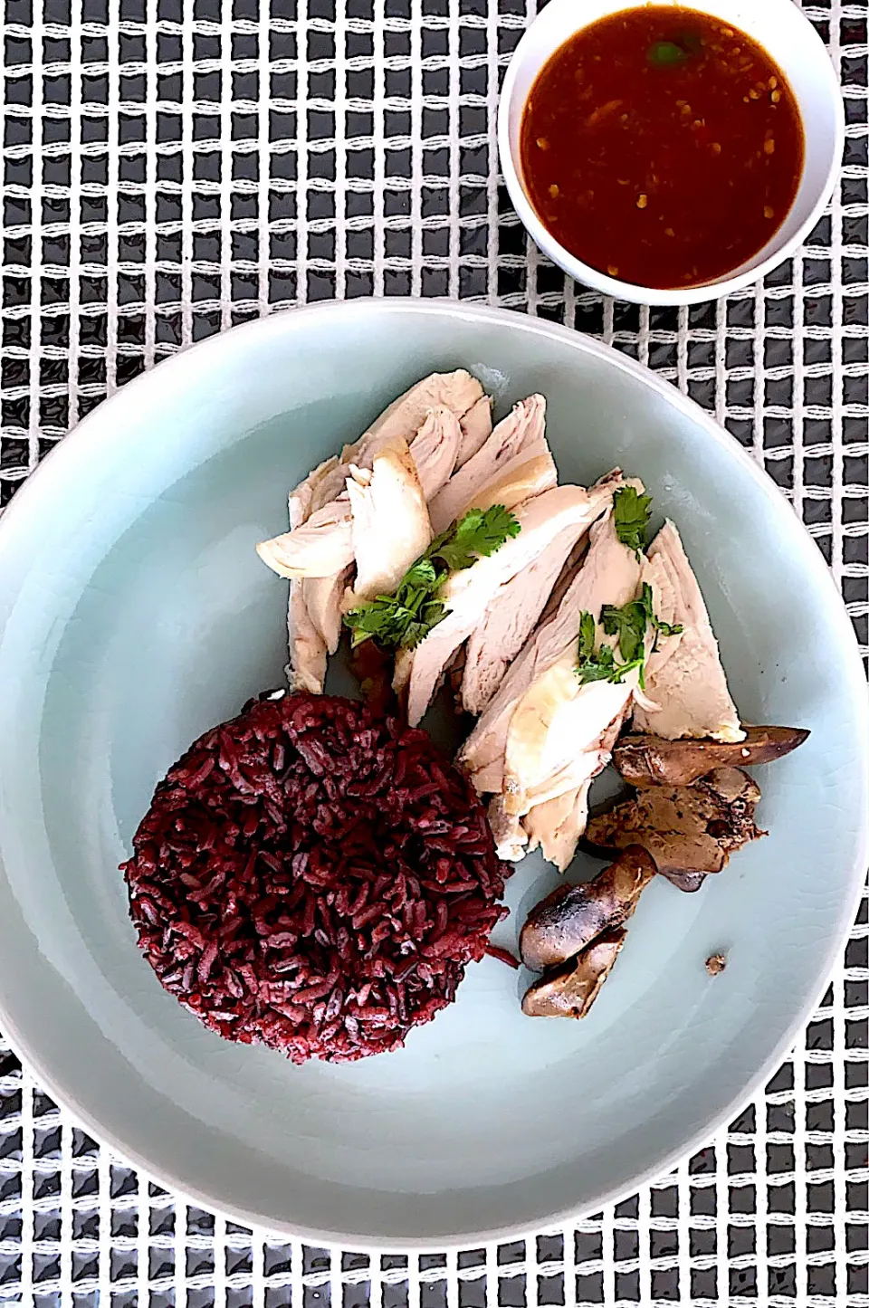 Boiled Chicken with Riceberry Rice|Natchy🦋さん