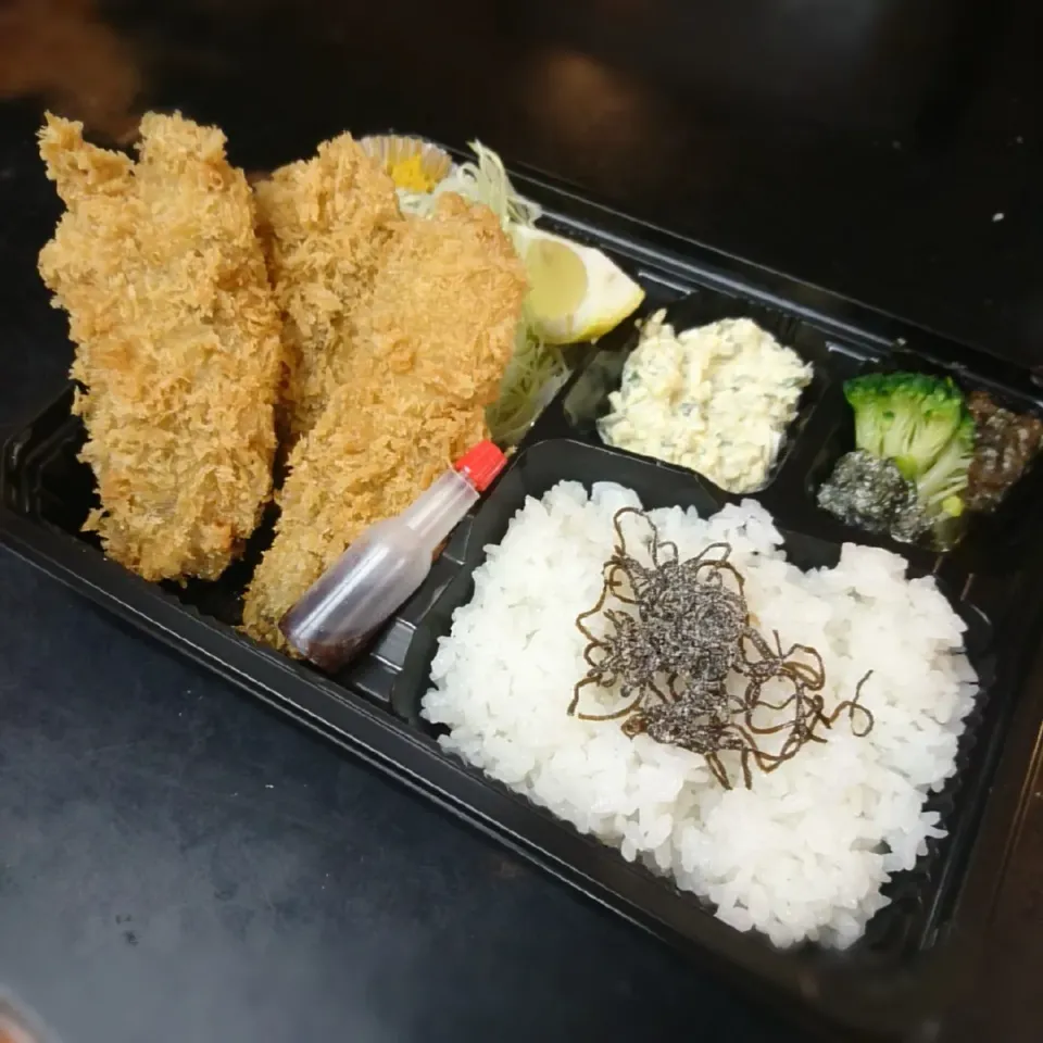 【牡蠣フライ弁当】🍴|yoshitakeさん