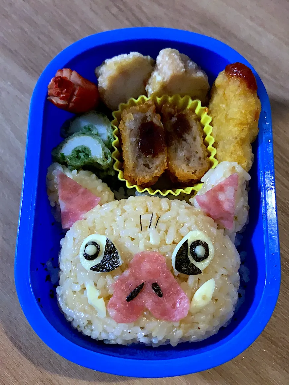 Snapdishの料理写真:鬼滅の刃　キャラ弁　伊之助|みなみちゃん5さん