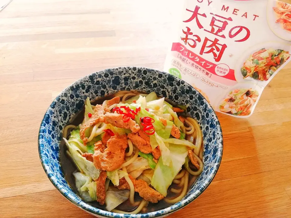 Snapdishの料理写真:大豆のお肉で回鍋肉ラーメン|puniさん