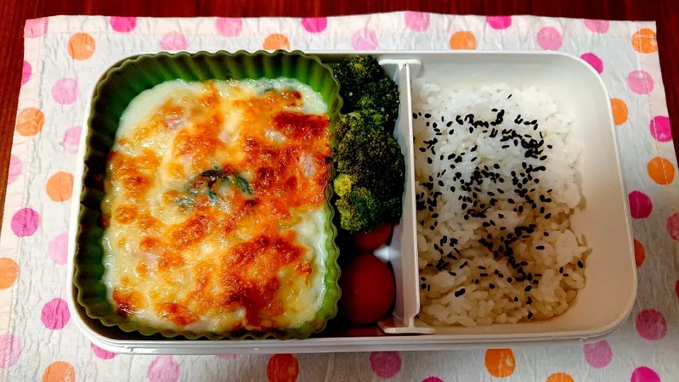 Snapdishの料理写真:ほうれん草とベーコンのグラタン❤️旦那さんお弁当🎵😊|かおるcitronさん