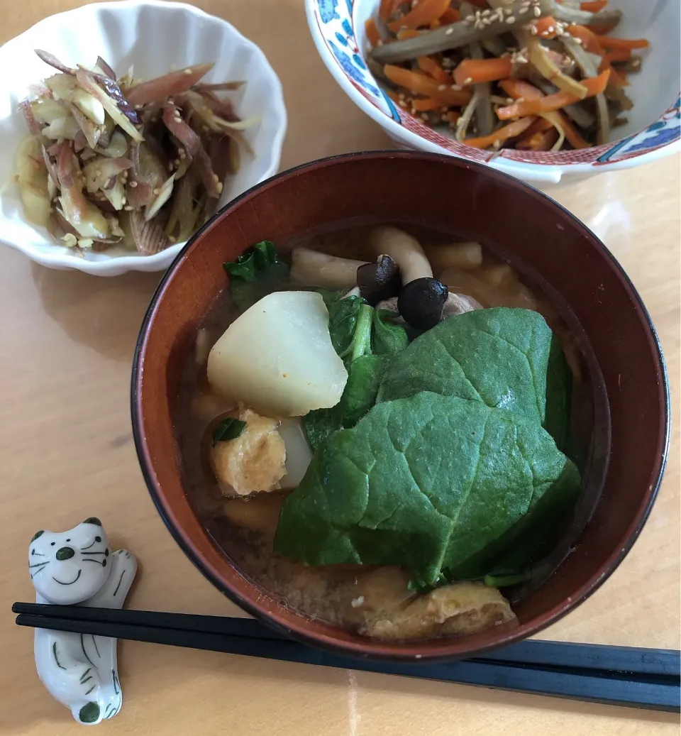 Snapdishの料理写真:ルッコラとカブなど満菜味噌汁|sana.ayaさん