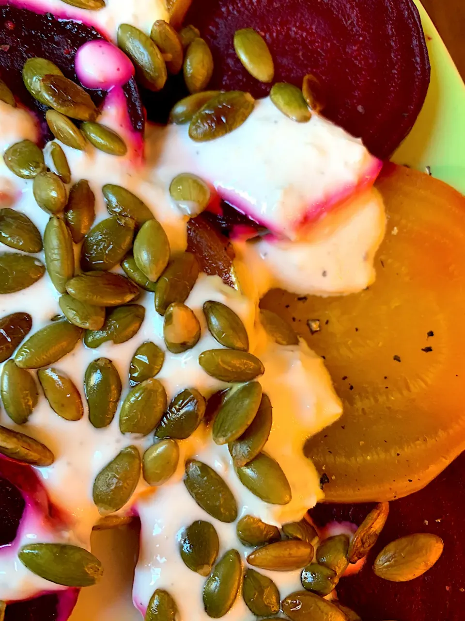 Roasted beets w burrata & pumpkin seeds|kayoさん