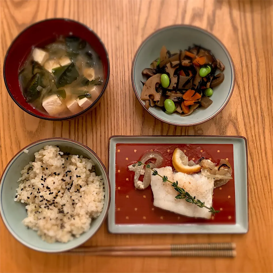 Cod, hijiki, brown rice, miso soup|kayoさん