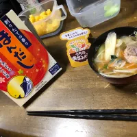 Snapdishの料理写真:寒い季節に あったか具沢山味噌汁|釣り人_そーたさん