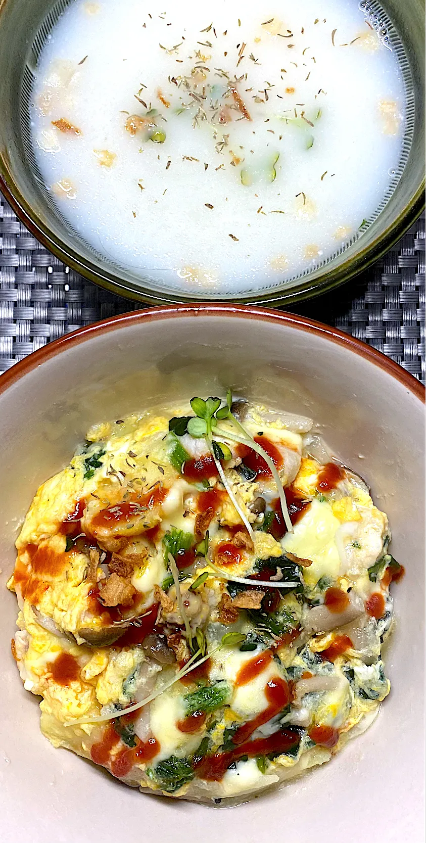 洋風の親子丼|すくらんぶるえっぐさん