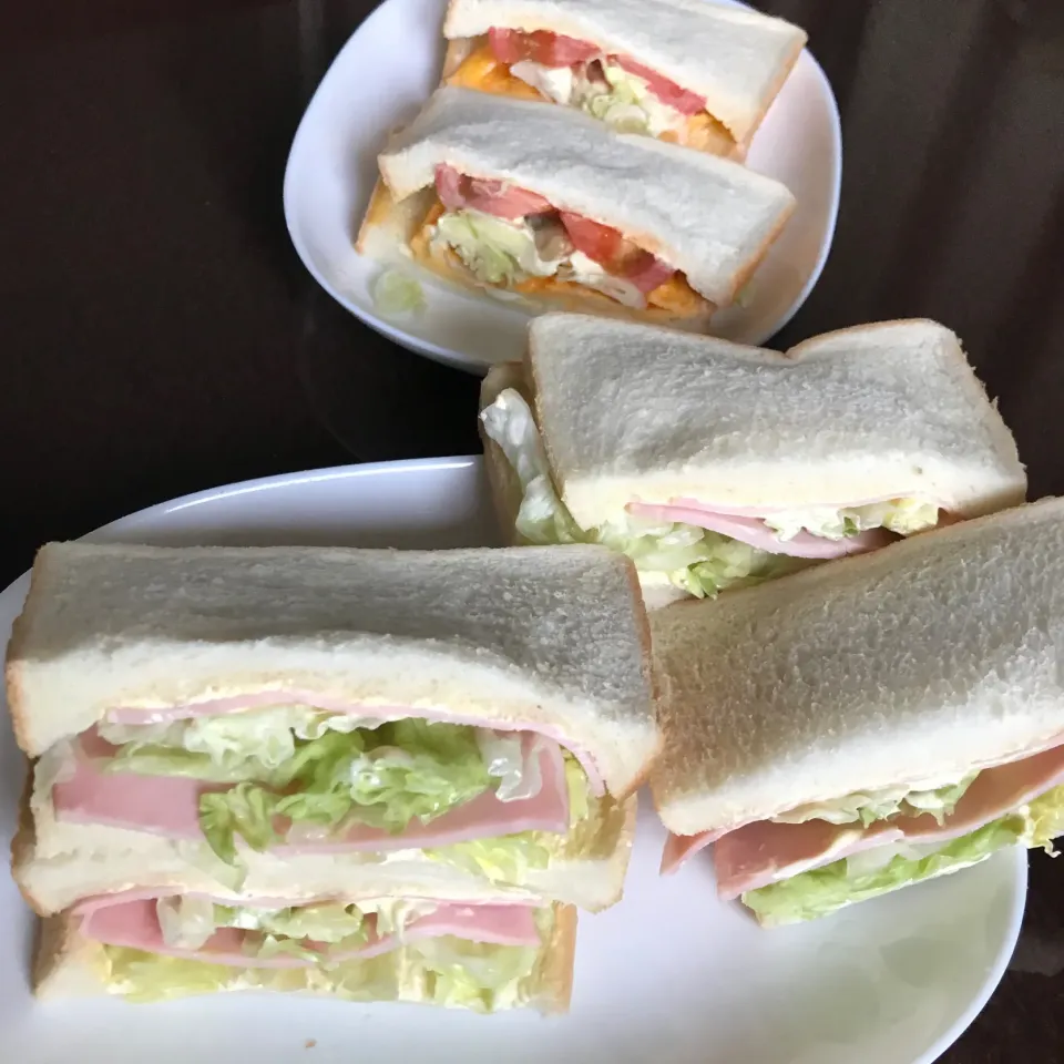 Snapdishの料理写真:サンドイッチ🥪ハムレタス、トマトオムレツチーズ|純さん