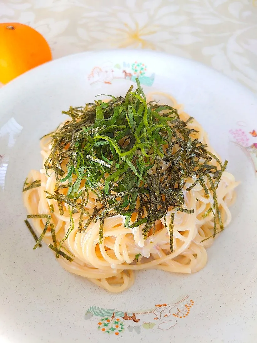 ツナマヨパスタ🍝
大葉たっぷり💚

デザートはみかん🍊|🍒ふみりん🍒さん