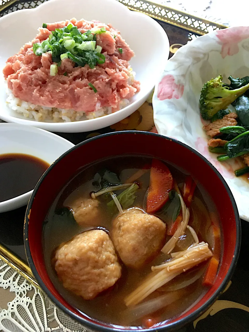 肉団子と野菜たっぷりのお味噌汁♡|chokoさん