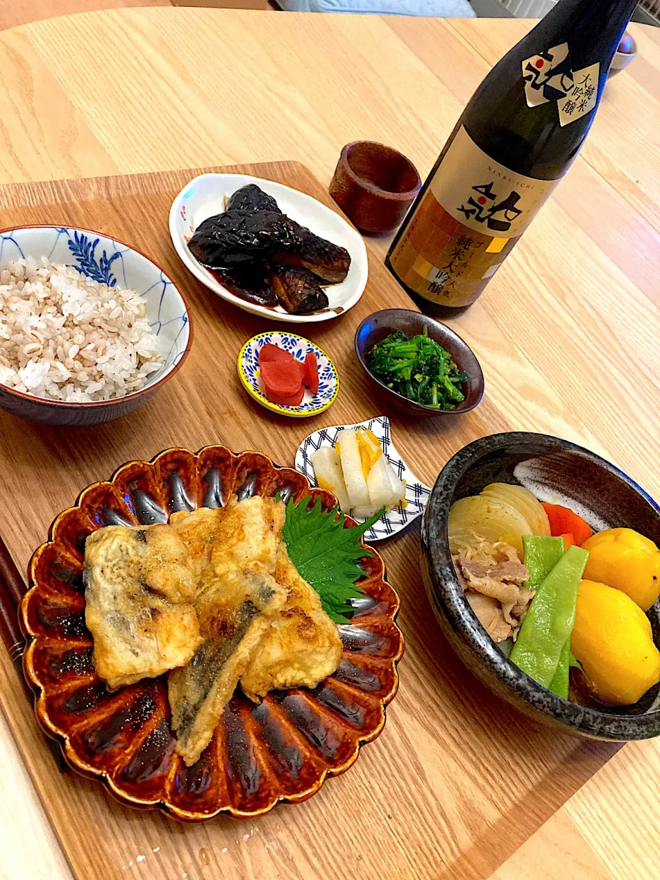 Snapdishの料理写真:今日の夕食　さわらの天ぷら　肉じゃが　茄子の味噌炒め　ほうれん草の胡麻和え　赤かぶの酢漬け　ゆず大根|ふわ猫はなちゃんさん