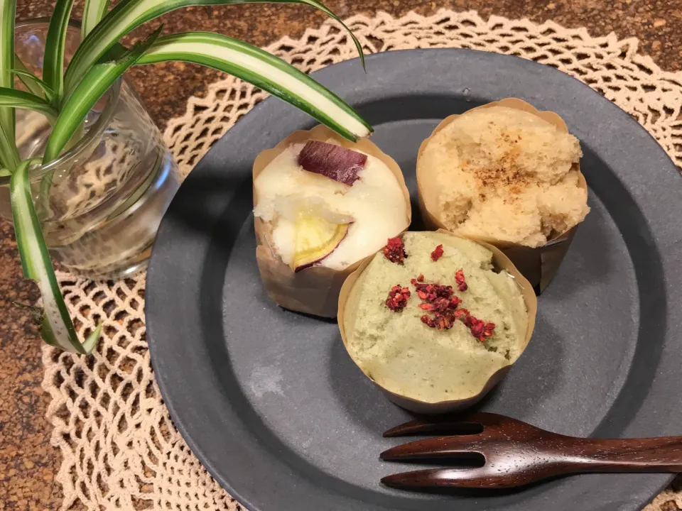 緑茶とほうじ茶とお芋のミニ蒸しパン|えむにこさん