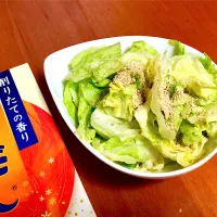 Snapdishの料理写真:ほんだしのレタスナムル|しのさん