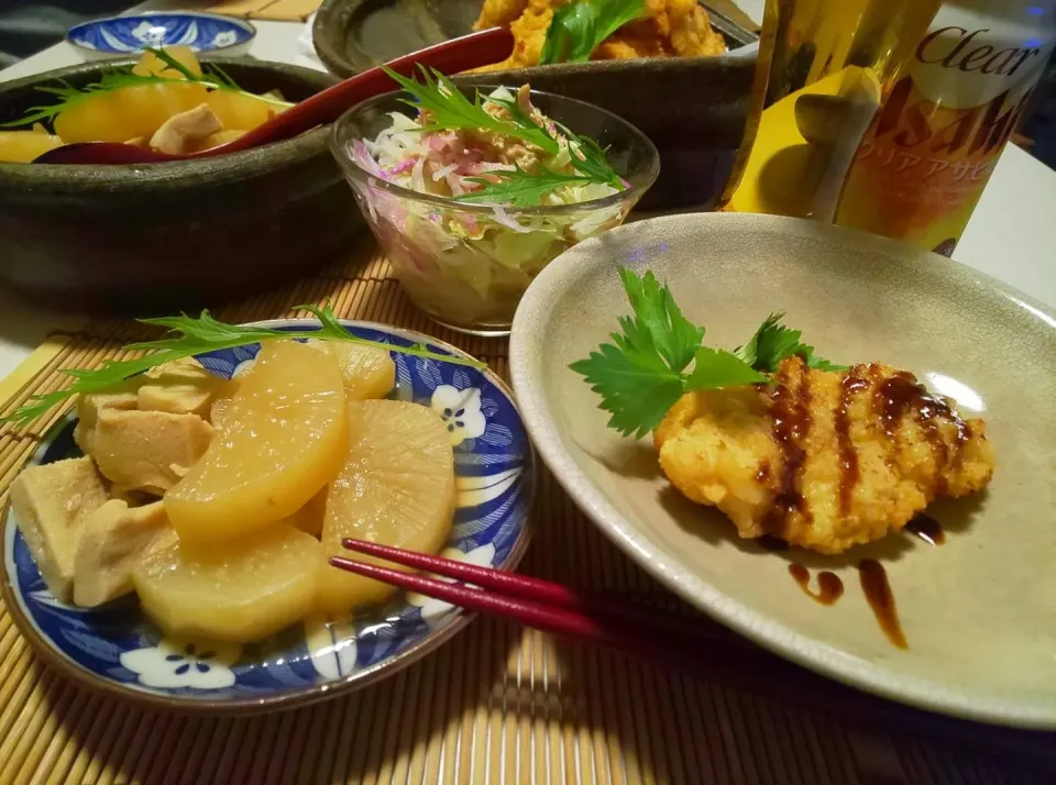 チキンカツ、大根高野豆腐煮、赤大根ツナサラダ🍻|miyuki🌱さん