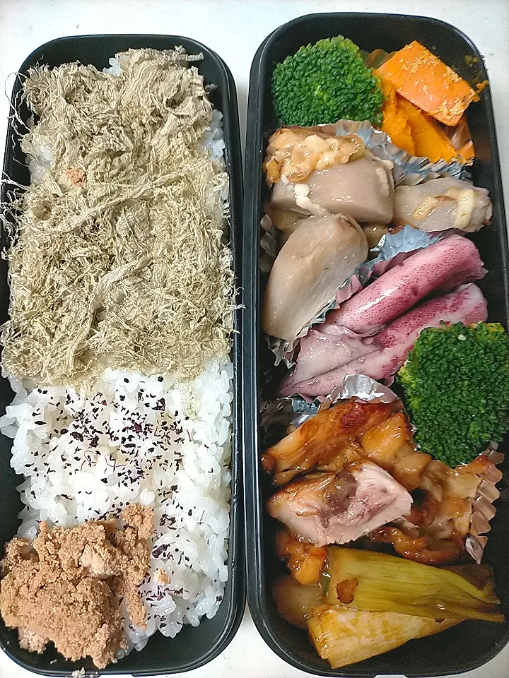 The・和食弁当
★鶏肉・ネギの焼き鳥ダレ絡め焼き
★里芋煮の鰹節とチーズ乗せ焼き
★蒸しかぼちゃ
★いか煮|芽亜里さん