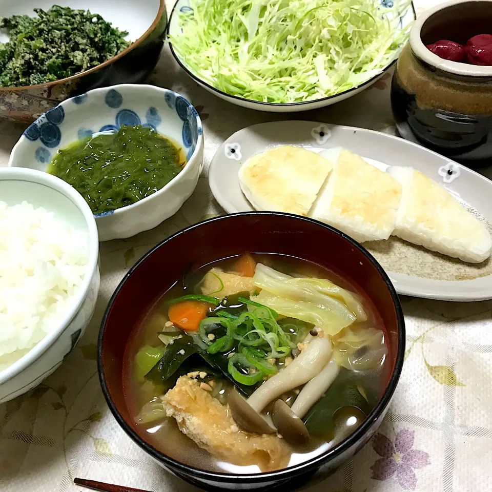 ワカメとキャベツの具沢山な味噌汁|つるひめさん