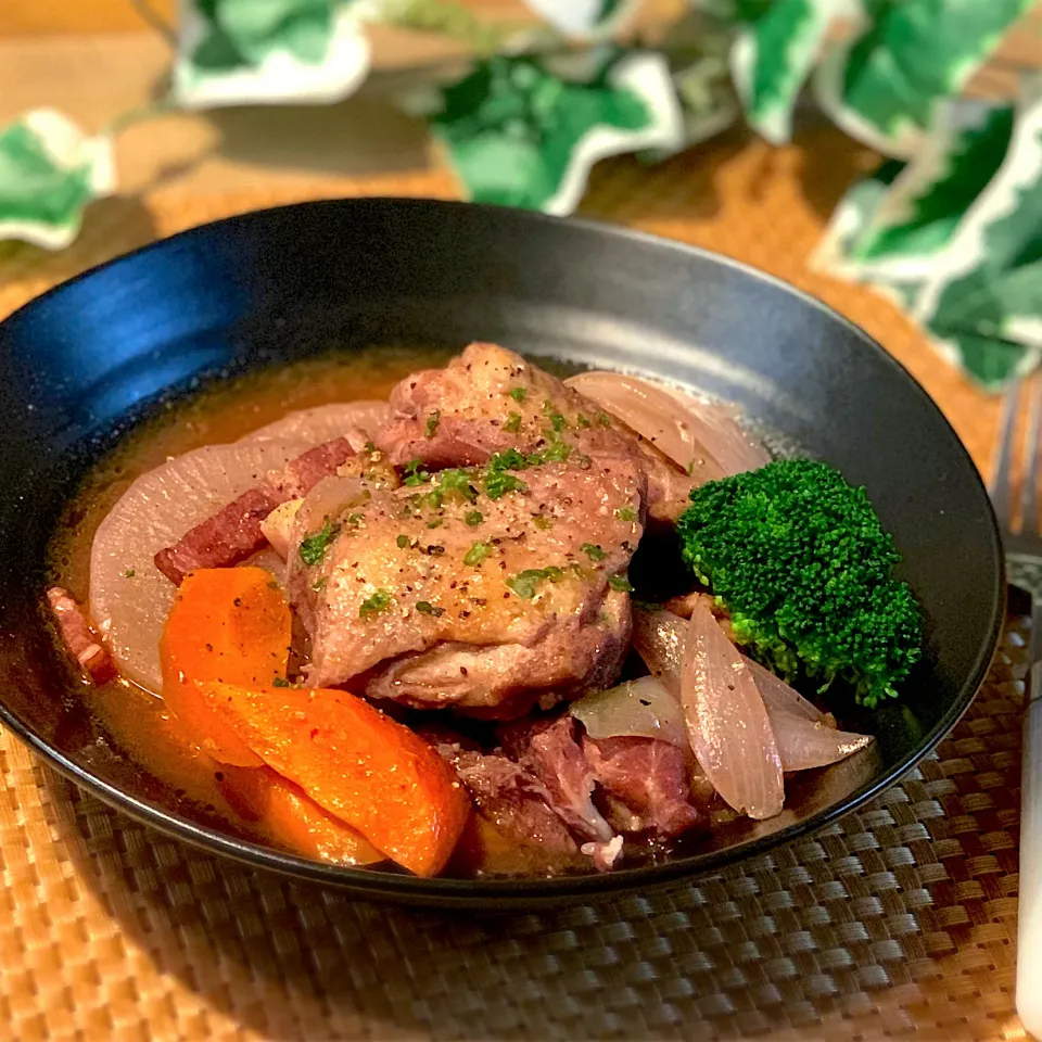 まるちゃんの料理 鶏もも肉と野菜の赤ワイン煮😋|あゆさん