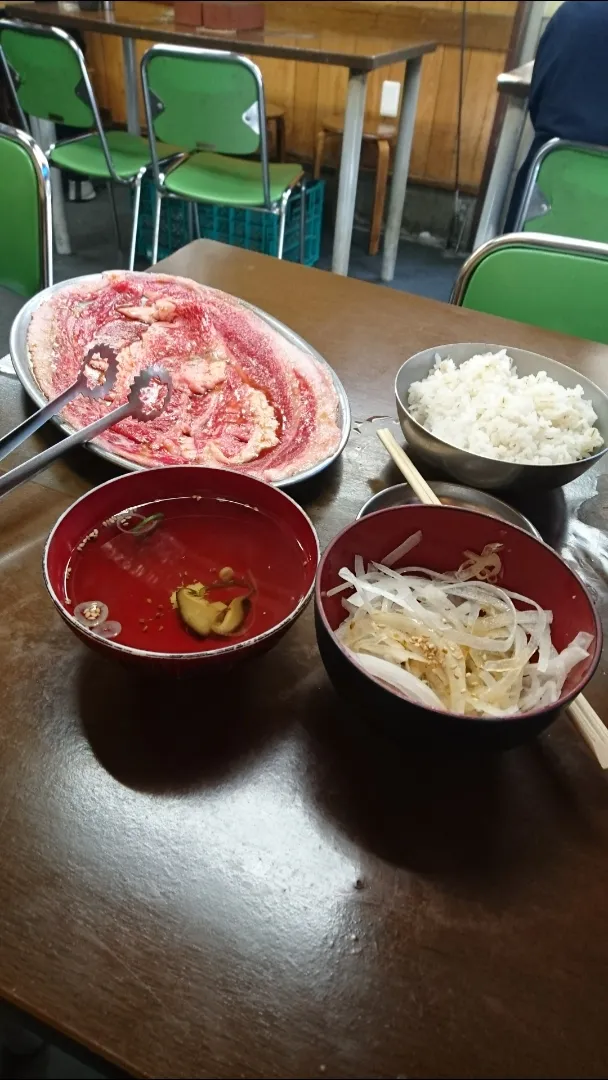 東京都港区芝「ホルモンまさる」の焼き肉ランチ|タカシさん