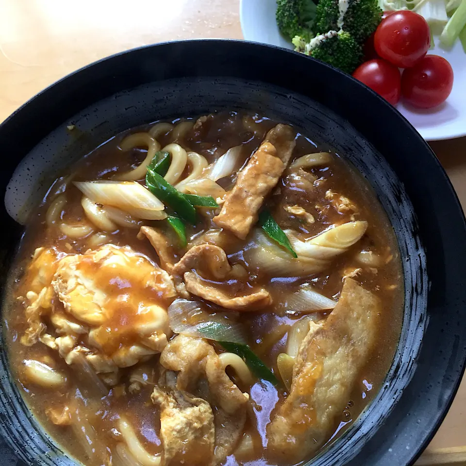 在宅勤務中の男飯(カレーうどん)|おおもりの星さん