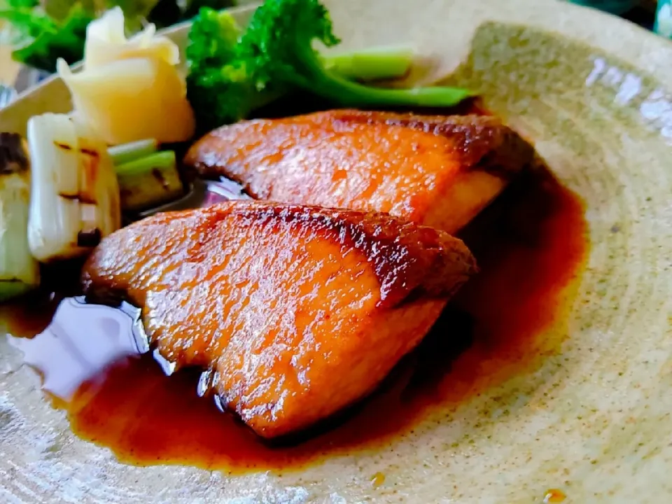 皮パリパリ身はパサつかずふっくら
仕上がる🐟️
ぶりの照り焼き【※下処理に醤油洗い】|Naomi Furuyaさん