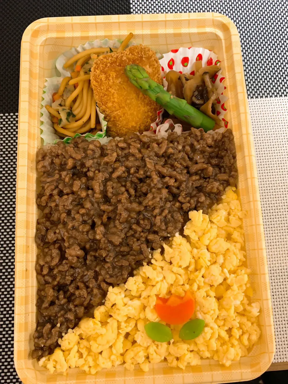 2色弁当　チュウリップ付き^_^|marioさん