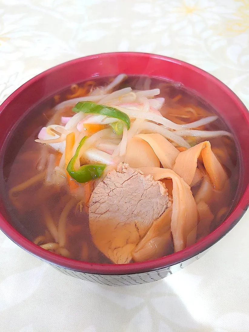 冷えますので、リクエストにより旭川しょうゆラーメン🍜

#旭川しょうゆラーメン
#日清
#ラーメン
#具だくさん
#もやし 多用
#昼ごはん|🍒ふみりん🍒さん